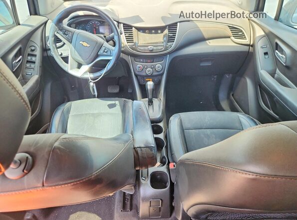 3GNCJLSB8JL203353 2018 CHEVROLET TRAX Серый Вид панели приборов