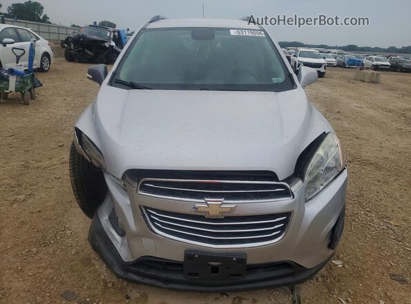 3GNCJLSBXGL267936 2016 CHEVROLET TRAX Silver Widok z przodu