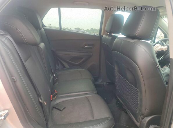 3GNCJLSBXGL267936 2016 CHEVROLET TRAX Silver Widok wnętrza z tyłu