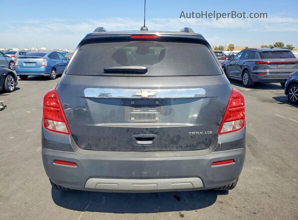 3GNCJMSB2GL278936 2016 CHEVROLET TRAX Серый Вид сзади