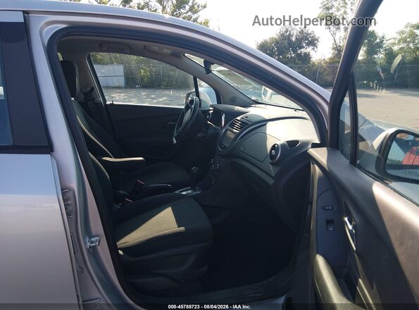 3GNCJNSB7GL274497 2016 CHEVROLET TRAX Серебряный Вид салона спереди
