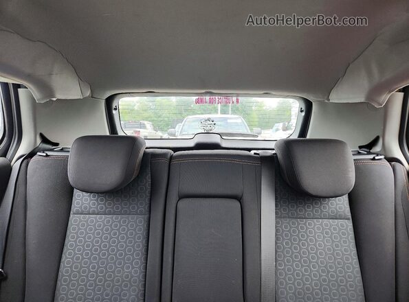 3GNCJNSB9LL148944 2020 CHEVROLET TRAX White Widok tylnych siedzeń