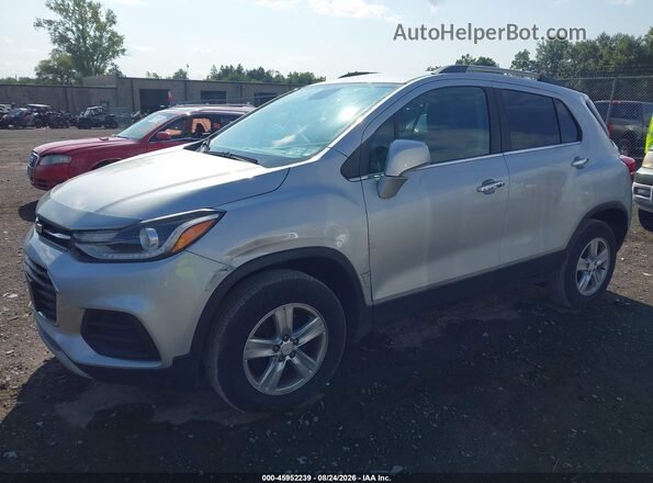 3GNCJPSB0JL233499 2018 CHEVROLET TRAX Silver Передня ліва чверть