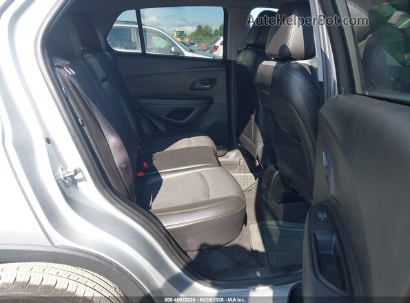 3GNCJPSB0JL233499 2018 CHEVROLET TRAX Silver Вид наклейки з VIN-кодом