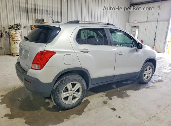 3GNCJPSB3GL221193 2016 CHEVROLET TRAX Серебряный Задняя правая четверть