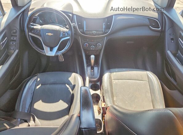 3GNCJPSB4HL152872 2017 CHEVROLET TRAX Синий Вид панели приборов