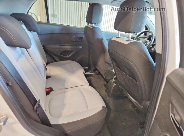 3GNCJPSB7HL140716 2017 CHEVROLET TRAX White Вид задніх сидінь