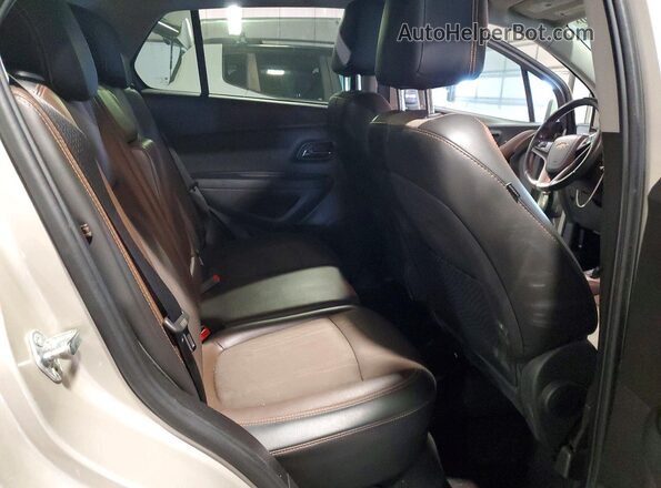 3GNCJPSB9GL170959 2016 CHEVROLET TRAX Silver უკანა სალონის ხედი