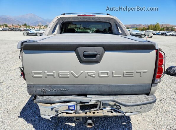 3GNEC12Z45G172783 2005 CHEVROLET AVALANCHE Silver Вид ззаду
