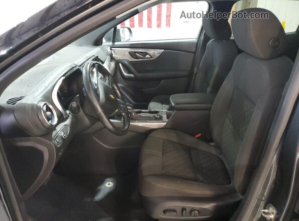 3GNKBBRA2KS649053 2019 CHEVROLET BLAZER Gray Вид салону спереду