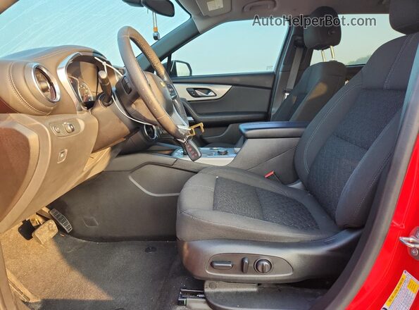 3GNKBCR41LS721653 2020 CHEVROLET BLAZER Красный Вид салона спереди