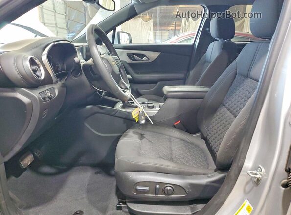 3GNKBCR41NS189565 2022 CHEVROLET BLAZER Silver Front interior view