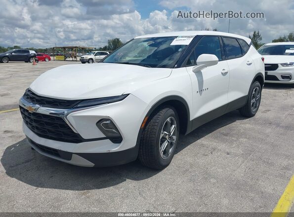 3GNKBCR42SS150477 2025 CHEVROLET BLAZER Белый Передняя левая четверть