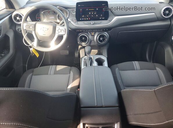 3GNKBCR46TS150922 2026 CHEVROLET BLAZER Blue Вид панелі приладів