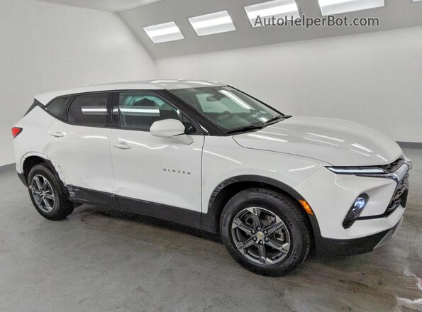 3GNKBCR49TS142491 2026 CHEVROLET BLAZER White Front right