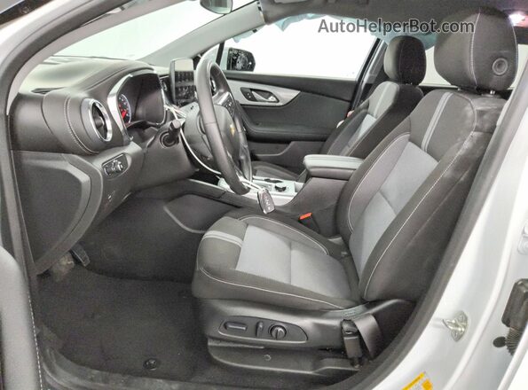 3GNKBCR49TS142491 2026 CHEVROLET BLAZER White Front interior view