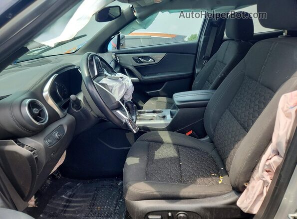 3GNKBCRS8LS672739 2020 CHEVROLET BLAZER Silver Вид салону спереду