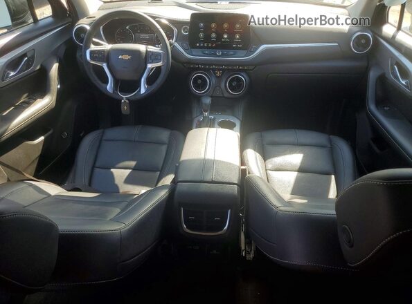 3GNKBDR43PS217195 2023 CHEVROLET BLAZER Silver Widok deski rozdzielczej