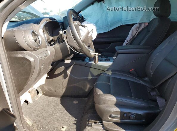 3GNKBDRS6RS176191 2024 CHEVROLET BLAZER Silver Вид салону спереду