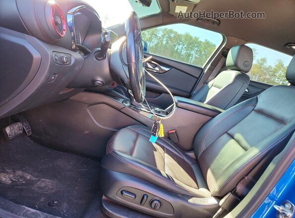 3GNKBERS0LS556723 2020 CHEVROLET BLAZER Синий Вид салона спереди