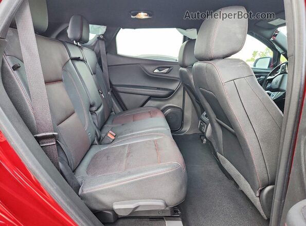3GNKBERS0PS105779 2023 CHEVROLET BLAZER Red Widok wnętrza z tyłu