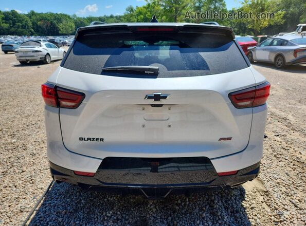 3GNKBERS4SS180140 2025 CHEVROLET BLAZER White Вид ззаду
