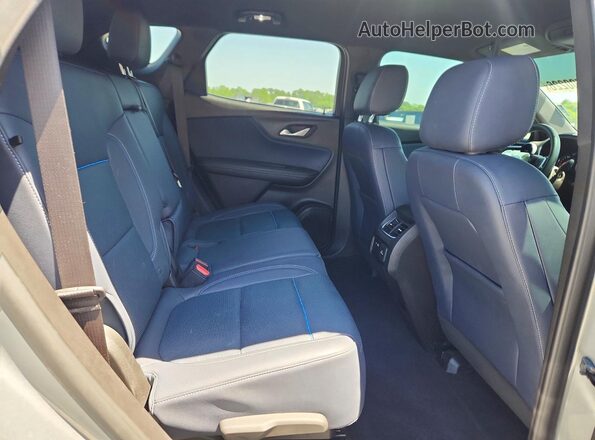 3GNKBERS8RS210105 2024 CHEVROLET BLAZER Gray Вид задньої частини салону
