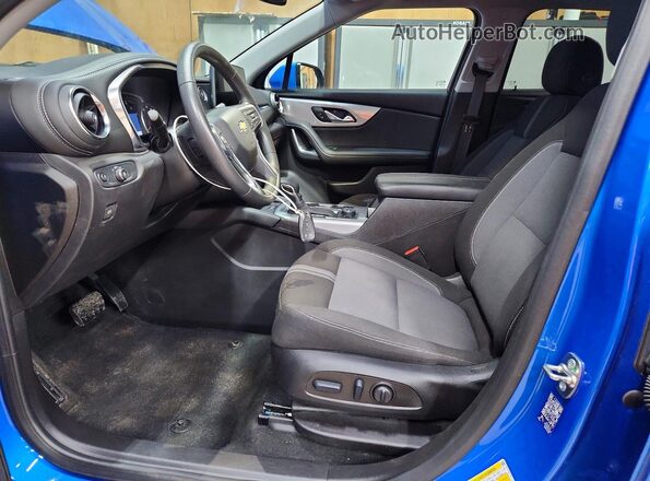 3GNKBHR40RS197045 2024 CHEVROLET BLAZER Blue Front interior view