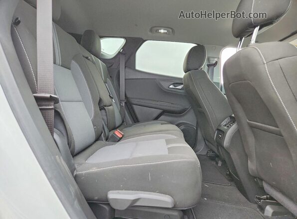 3GNKBHR44PS210232 2023 CHEVROLET BLAZER White Vista interior trasera