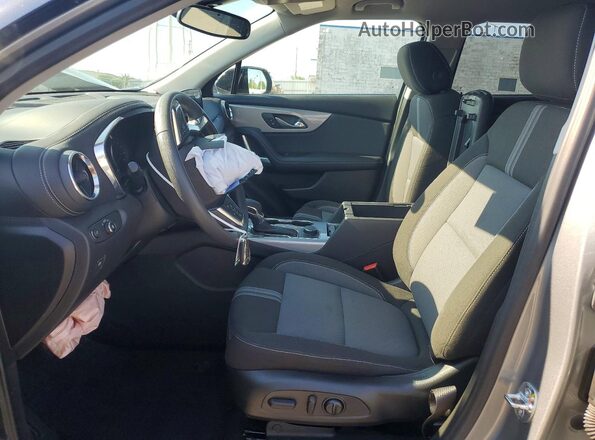 3GNKBHR48SS214695 2025 CHEVROLET BLAZER Silver წინა სალონის ხედი