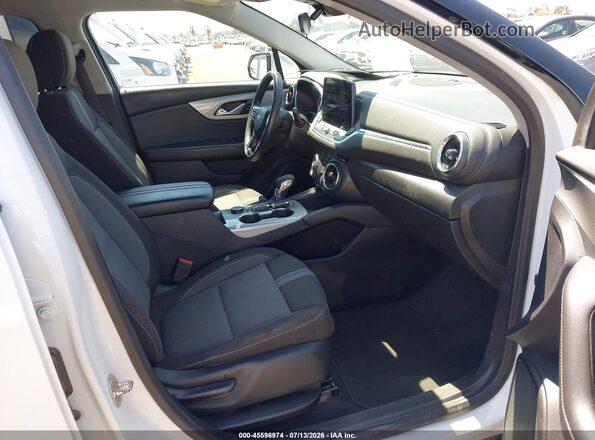 3GNKBHR49PS104567 2023 CHEVROLET BLAZER White წინა სალონის ხედი
