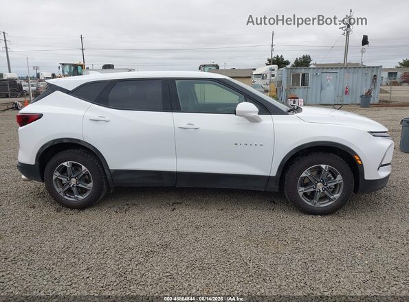 3GNKBHR49TS159837 2026 CHEVROLET BLAZER White უკანა სალონის ხედი