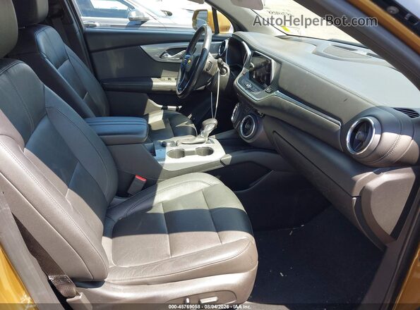 3GNKBHRS0KS600249 2019 CHEVROLET BLAZER Gold Widok wnętrza z przodu
