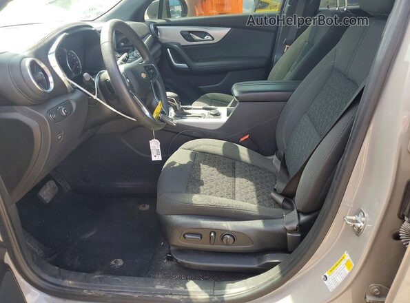 3GNKBHRS0MS553842 2021 CHEVROLET BLAZER Бежевый Вид салона спереди