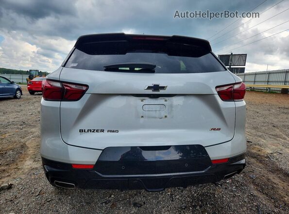 3GNKBJRSXKS691828 2019 CHEVROLET BLAZER Серебряный Вид сзади