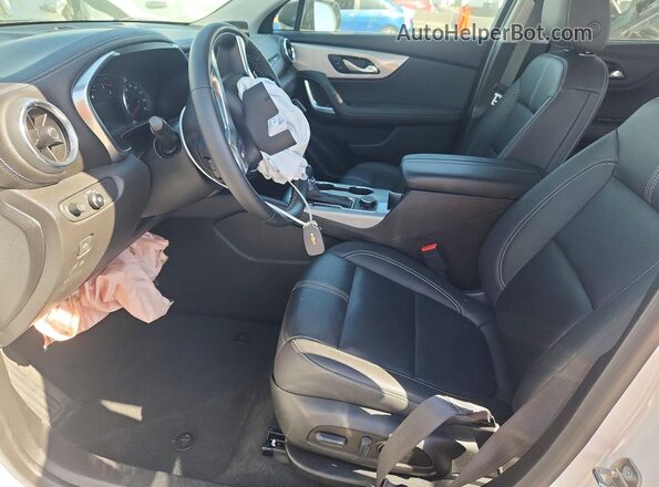 3GNKBJRSXPS178599 2023 CHEVROLET BLAZER Белый Вид салона спереди