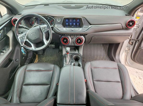 3GNKBKRS0NS119659 2022 CHEVROLET BLAZER Серебряный Вид панели приборов