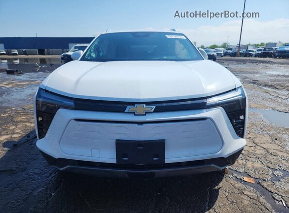 3GNKDBRJ1RS243740 2024 CHEVROLET BLAZER White Դիմացի տեսք