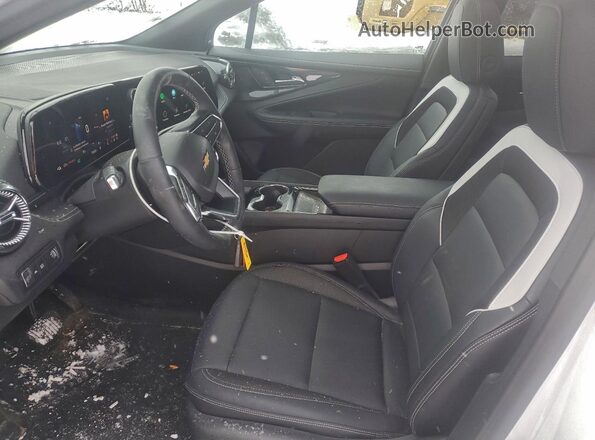 3GNKDGRJ5SS105671 2025 CHEVROLET BLAZER Белый Вид салона спереди