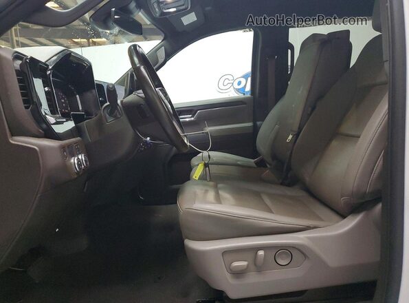 3GTPHDED6SG122662 2025 GMC SIERRA Белый Вид салона спереди