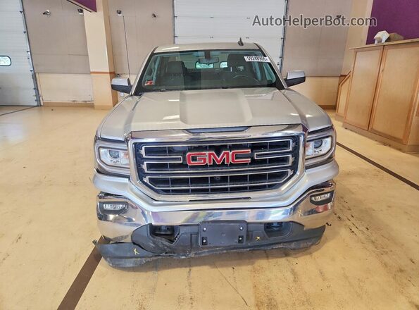 3GTU2MEC8JG147024 2018 GMC SIERRA Silver Widok z przodu