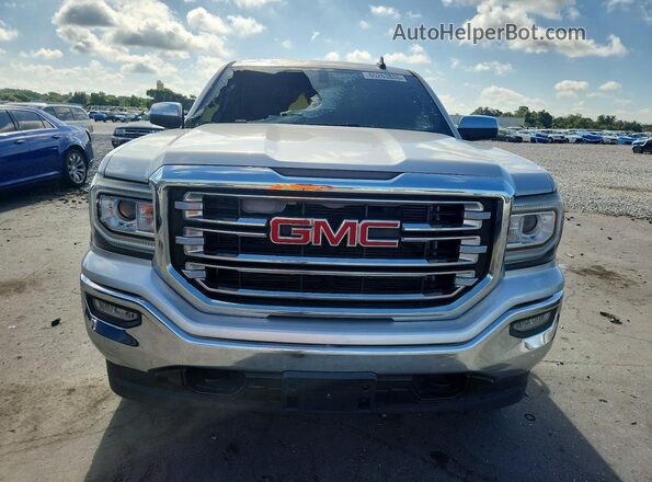 3GTU2NEC5HG127653 2017 GMC SIERRA Silver Widok z przodu