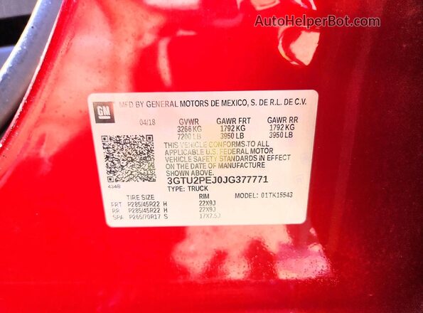 3GTU2PEJ0JG377771 2018 GMC SIERRA Burgundy Vista del compartimento del motor