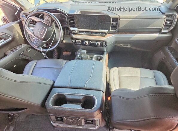 3GTUUDED9RG177549 2024 GMC SIERRA Silver Вид панелі приладів