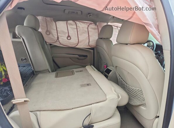 3GYFNBE37GS572027 2016 CADILLAC SRX White უკანა სალონის ხედი