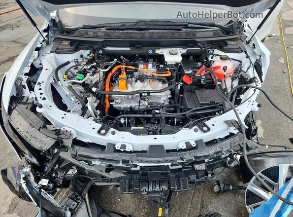 3GYK3DM44TS169997 2026 CADILLAC OPTIQ White Widok komory silnika