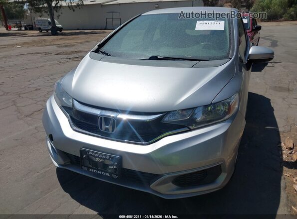 3HGGK5G46JM719705 2018 HONDA FIT Серебряный Вид спереди
