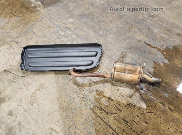 3HGGK5G68JM716984 2018 HONDA FIT Blue Вид підкапотного простору