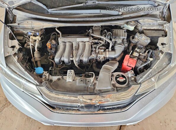 3HGGK5G84JM711928 2018 HONDA FIT Silver Rear interior view