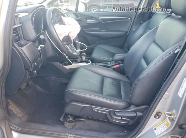 3HGGK5H0XKM722491 2019 HONDA FIT Серебряный Вид салона спереди